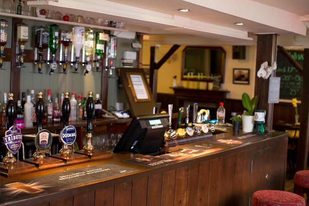 The Devon And Cornwall Inn Millbrook Bagian luar foto