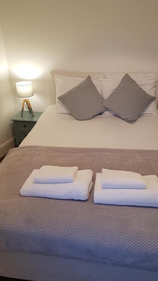 The Devon And Cornwall Inn Millbrook Bagian luar foto